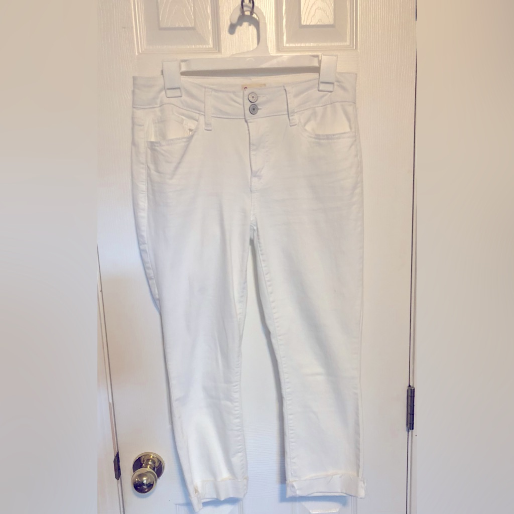 Cuffed Capris
